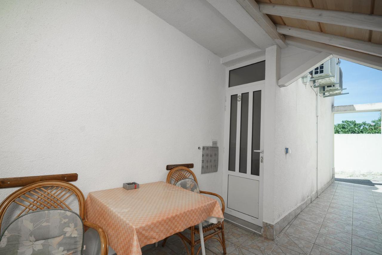 Apartmani Krizanovic Vodice Exterior foto